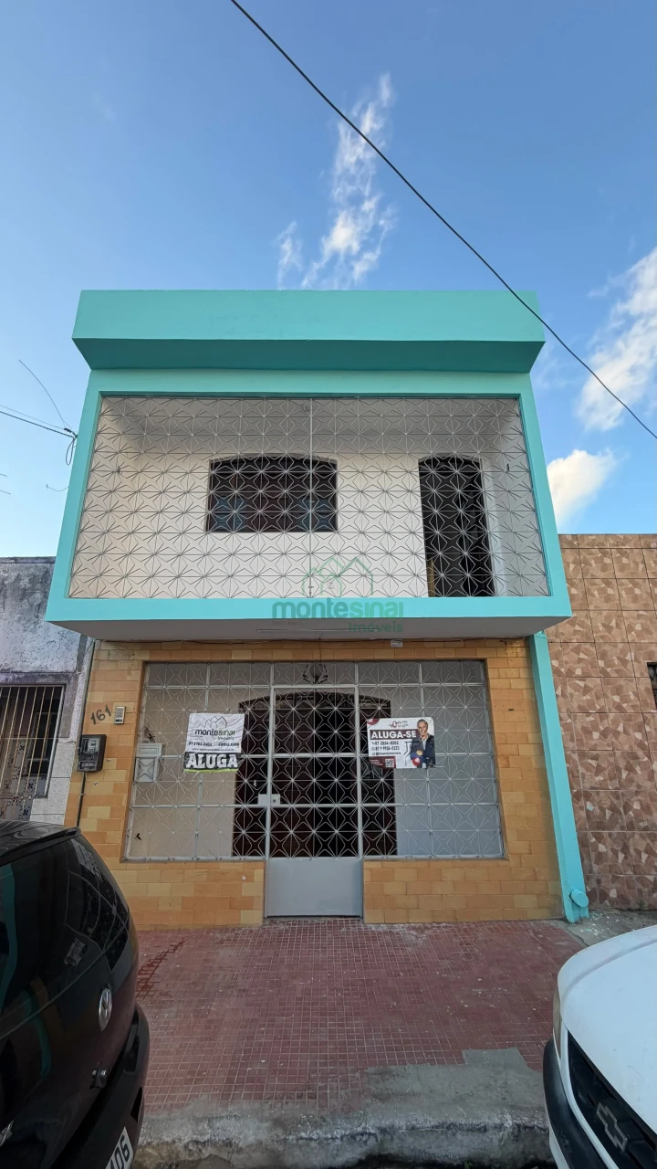 Casa comercial para locação no Heliópolis por R$4.700,00
