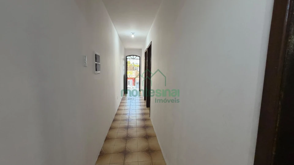 Casa comercial para locação no Heliópolis por R$4.700,00