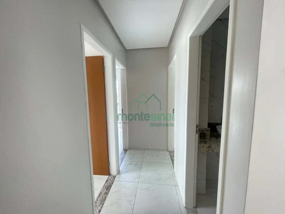 Apartamento para locação no Heliópolis com três quartos e varanda por R$2.500,00