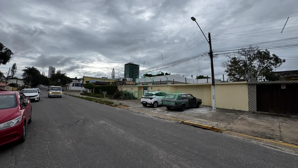 Casa comercial para aluguel no Heliópolis por R$8.000,00