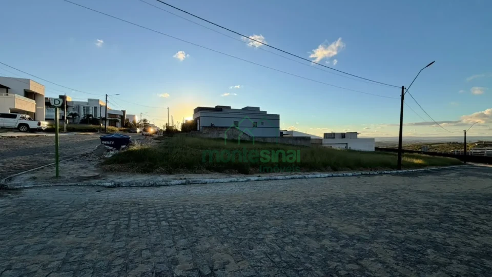 Imagens do imóveis Terreno à venda, 683 m² por R$ 340.000,00 - Condomínio Bellevue - Garanhuns/PE