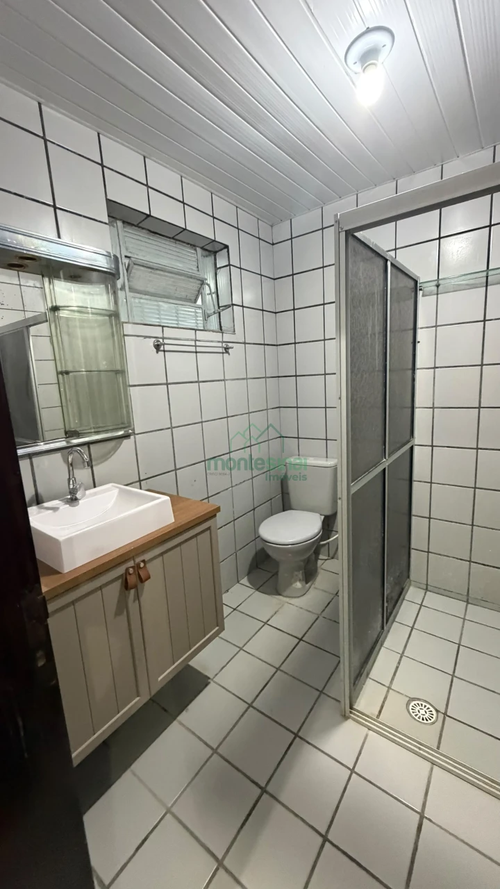 Casa comercial para locação no Heliópolis por R$4.700,00