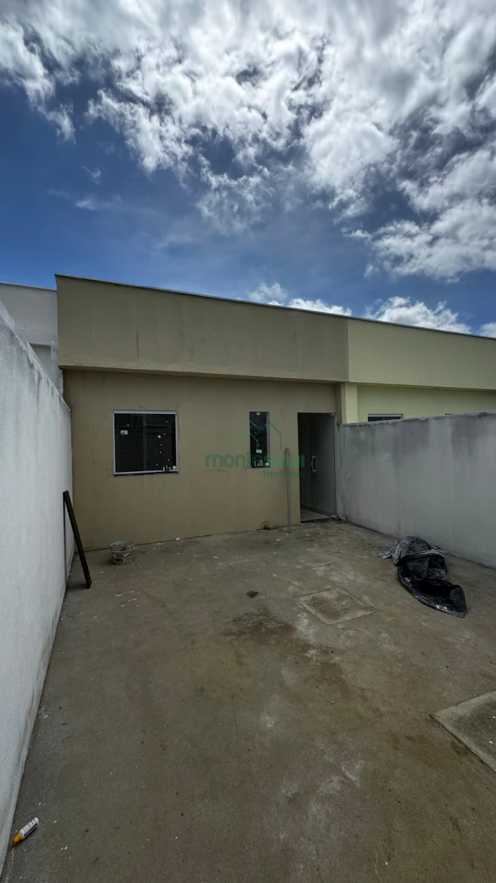 Casa à venda no bairro Francisco Simão dos Santos Figueira em Garanhuns/PE