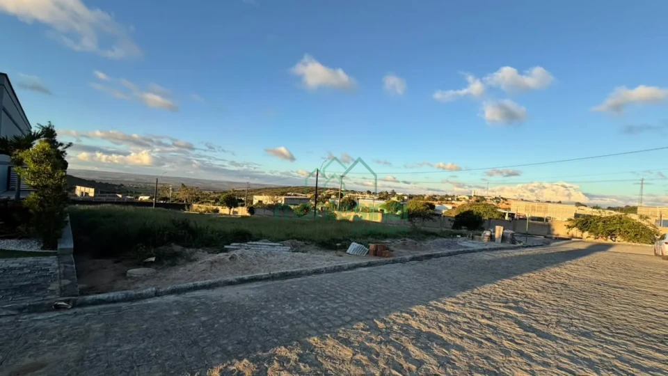 Imagens do imóveis Terreno à venda, 683 m² por R$ 340.000,00 - Condomínio Bellevue - Garanhuns/PE