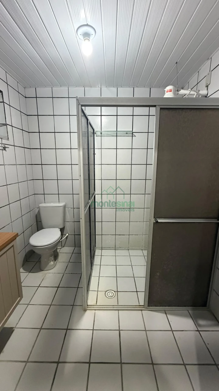 Casa comercial para locação no Heliópolis por R$4.700,00