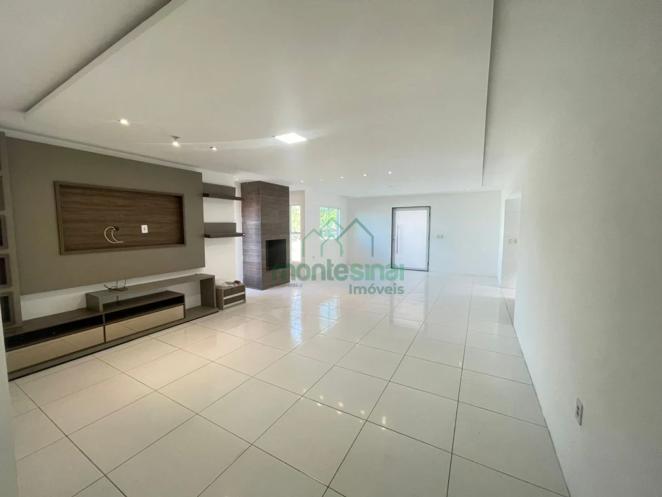 Imagens do imóveis Casa de alto padrão para locação no condomínio Bellevue por R$4.500,00