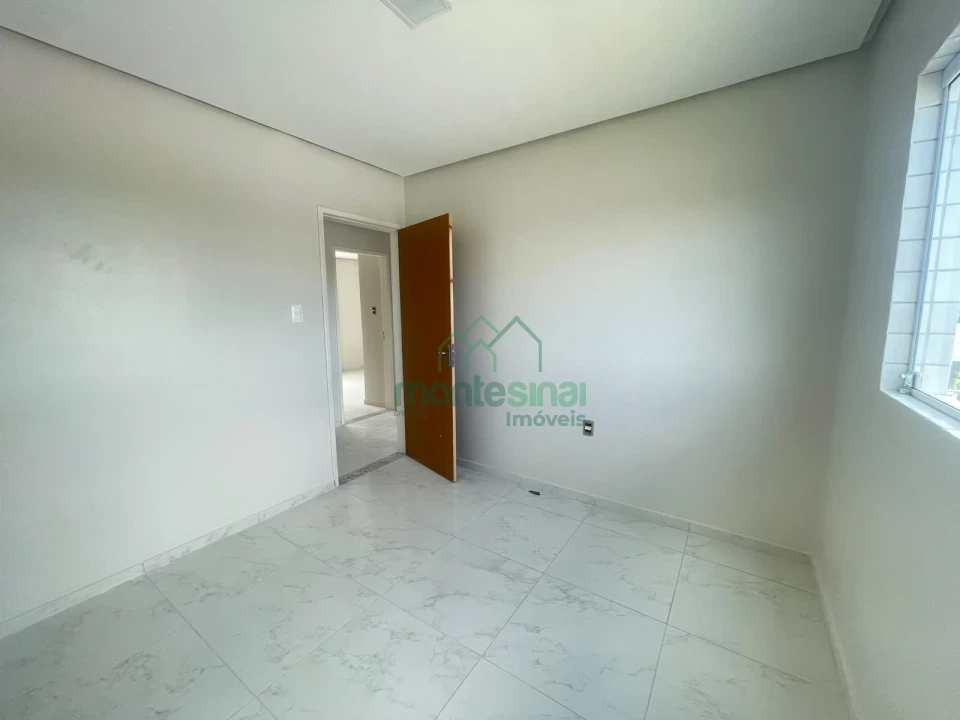 Apartamento para locação no Heliópolis com três quartos por R$2.500,00