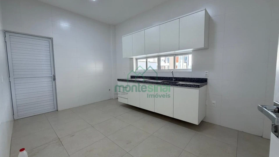 Imagens do imóveis Casa de alto padrão para locação no Condomínio Portal das Colinas por R$4.500,00