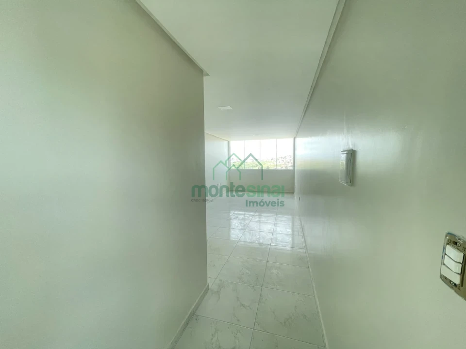 Apartamento para locação no Heliópolis com três quartos por R$2.500,00