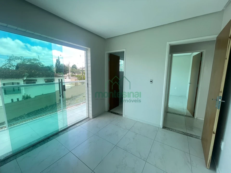 Apartamento para locação no Heliópolis com três quartos e varanda por R$2.500,00