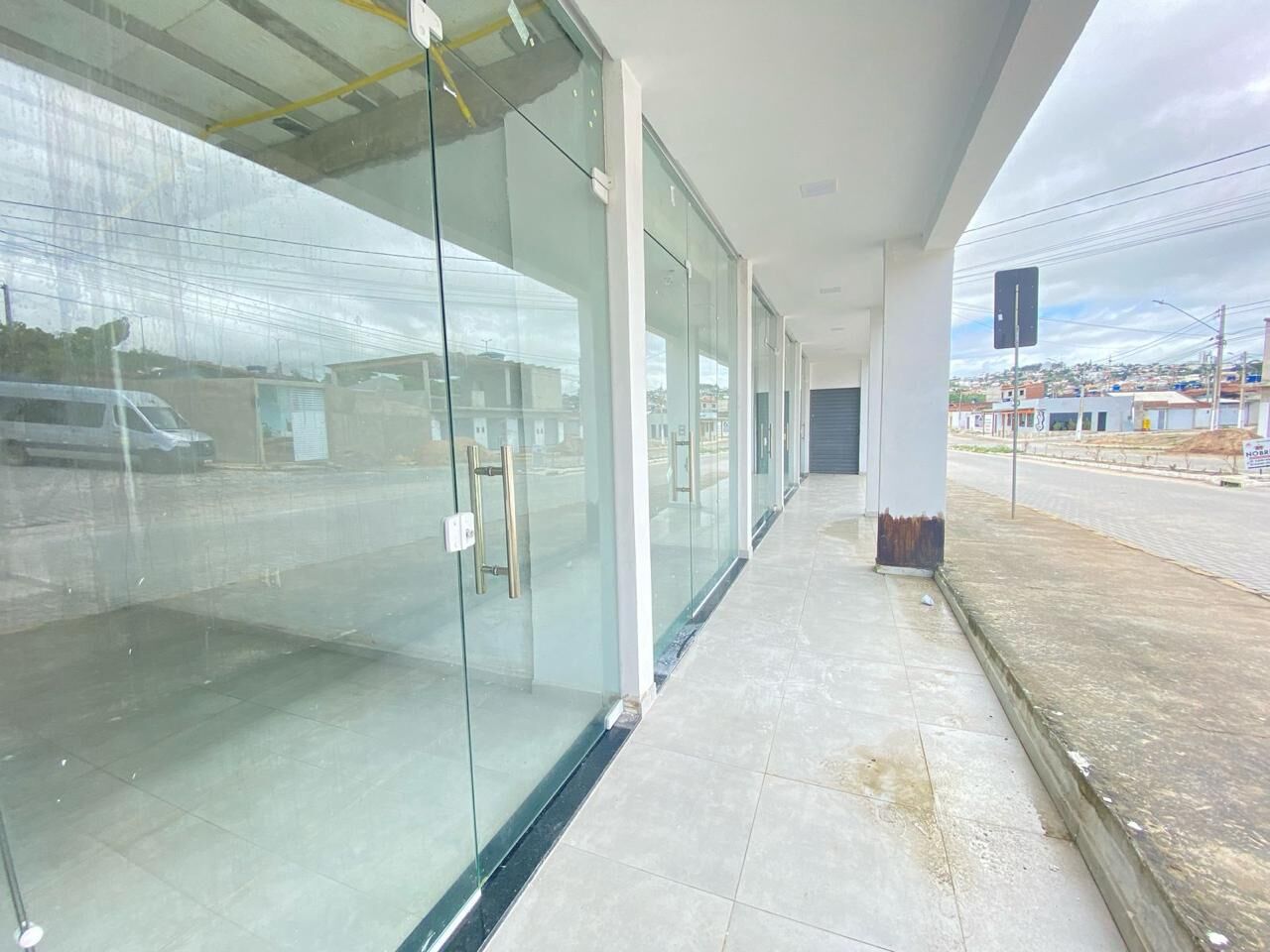 Sala Comercial aluguel por R$ 2.000,00 no Viana e Moura