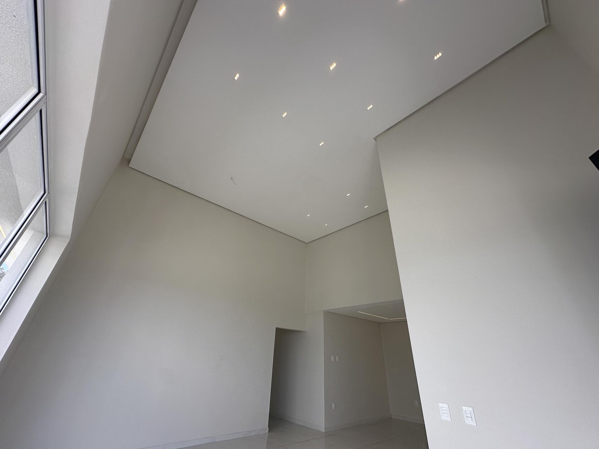 Casa Alto Padrão á venda por R$ 1.350.000,00 no condominio Bellevue