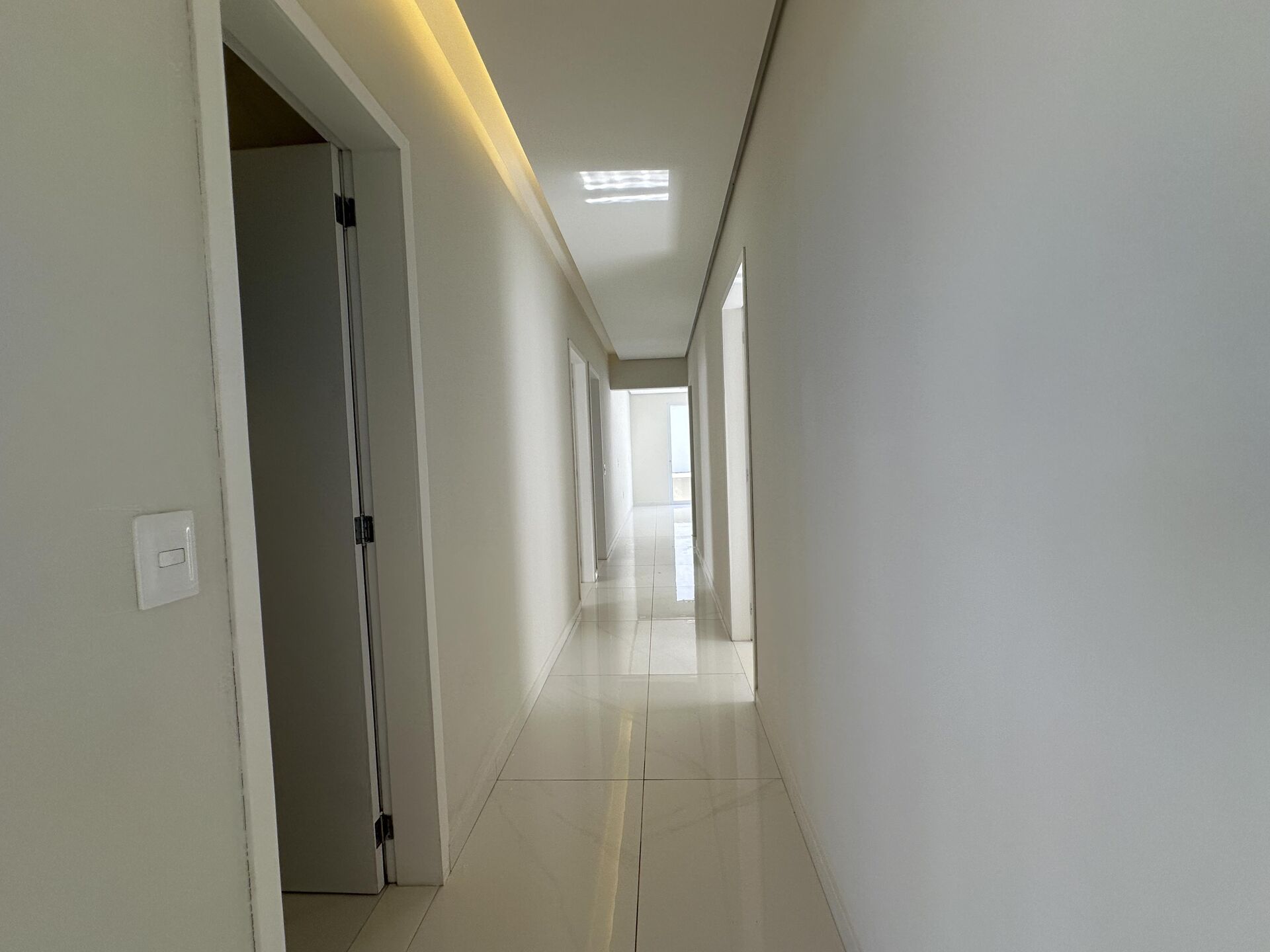 Casa Alto Padrão á venda por R$ 1.350.000,00 no condominio Bellevue