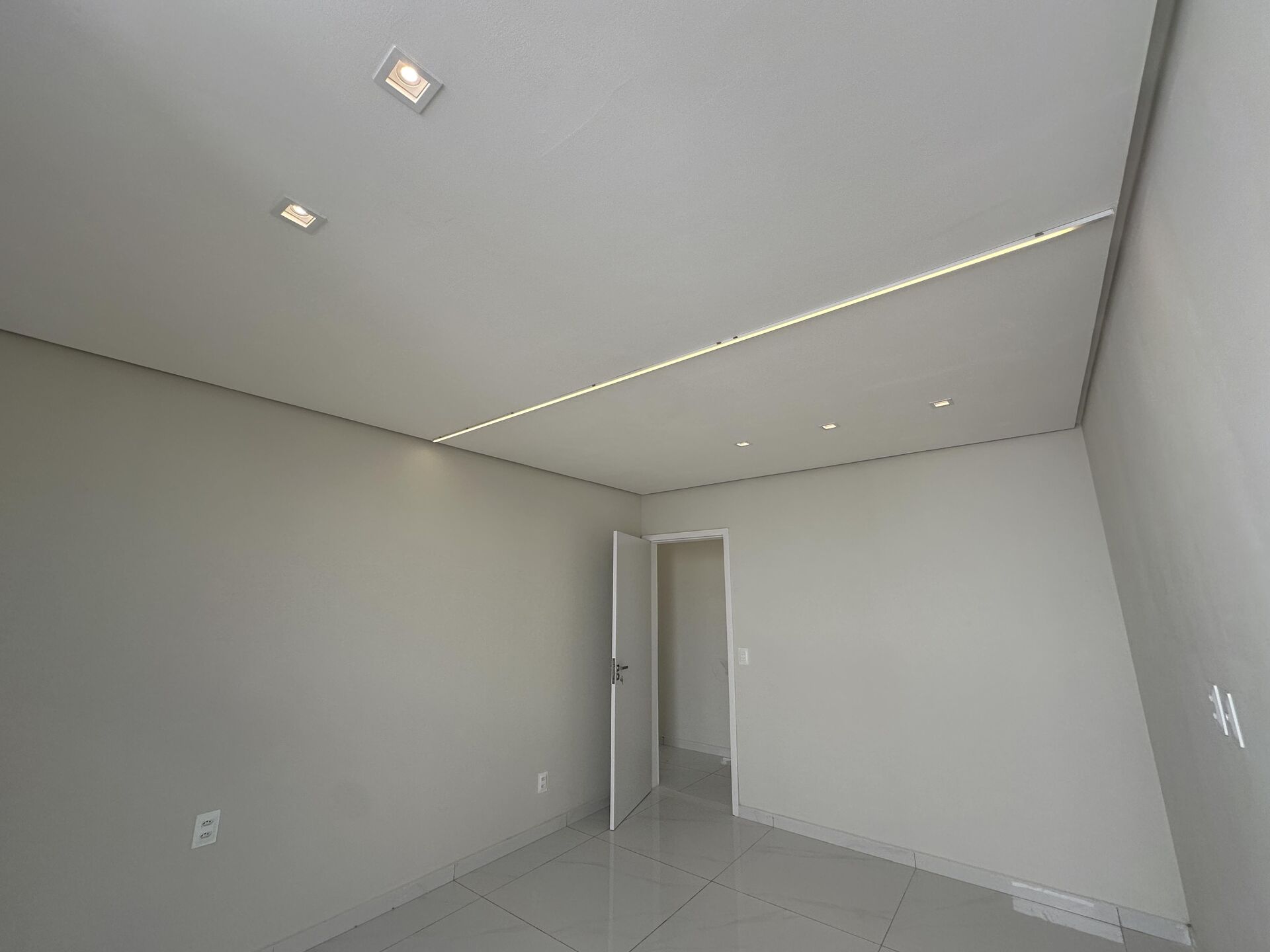 Casa Alto Padrão á venda por R$ 1.350.000,00 no condominio Bellevue