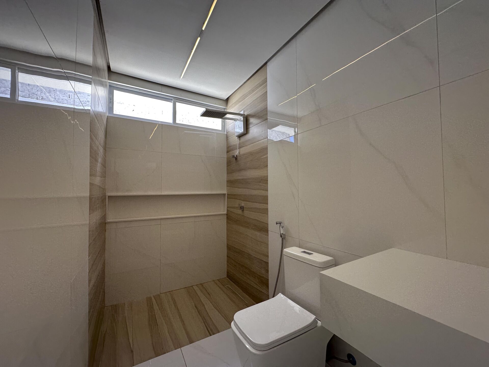 Casa Alto Padrão á venda por R$ 1.350.000,00 no condominio Bellevue