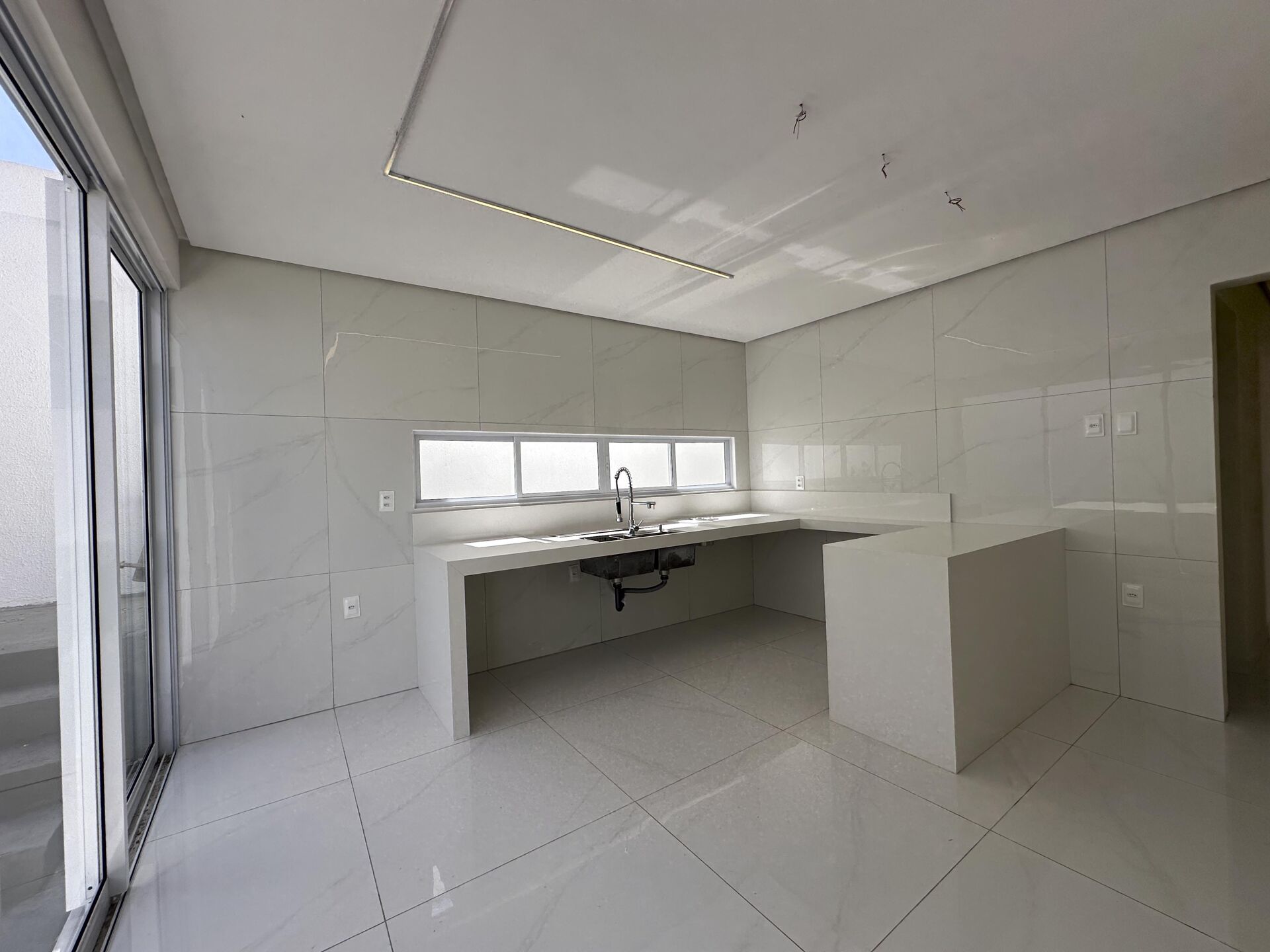 Casa Alto Padrão á venda por R$ 1.350.000,00 no condominio Bellevue