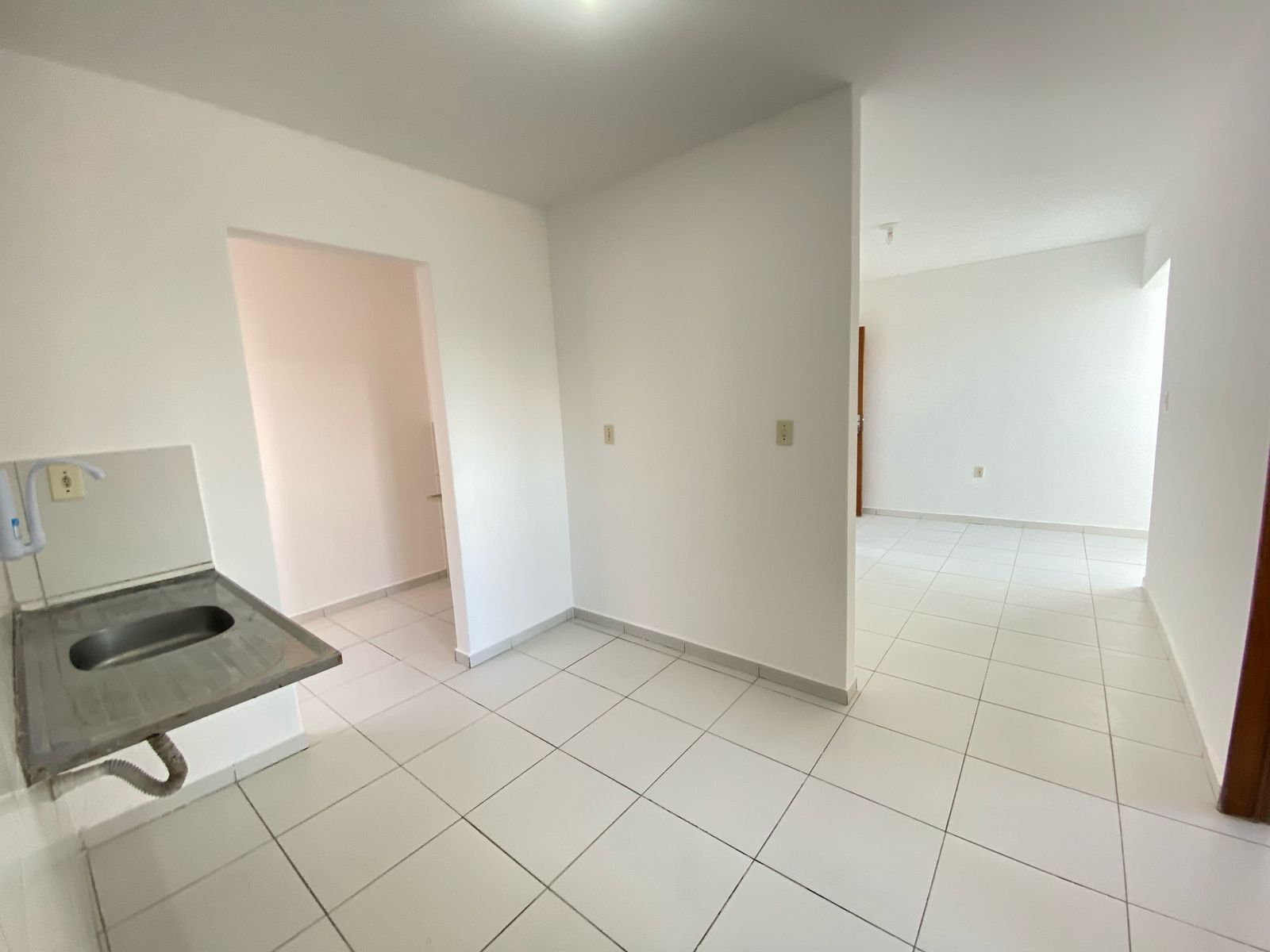 Apartamento padrão, aluguel por R$ 800,00 no bairro  Francisco Simão dos Santos Figueira