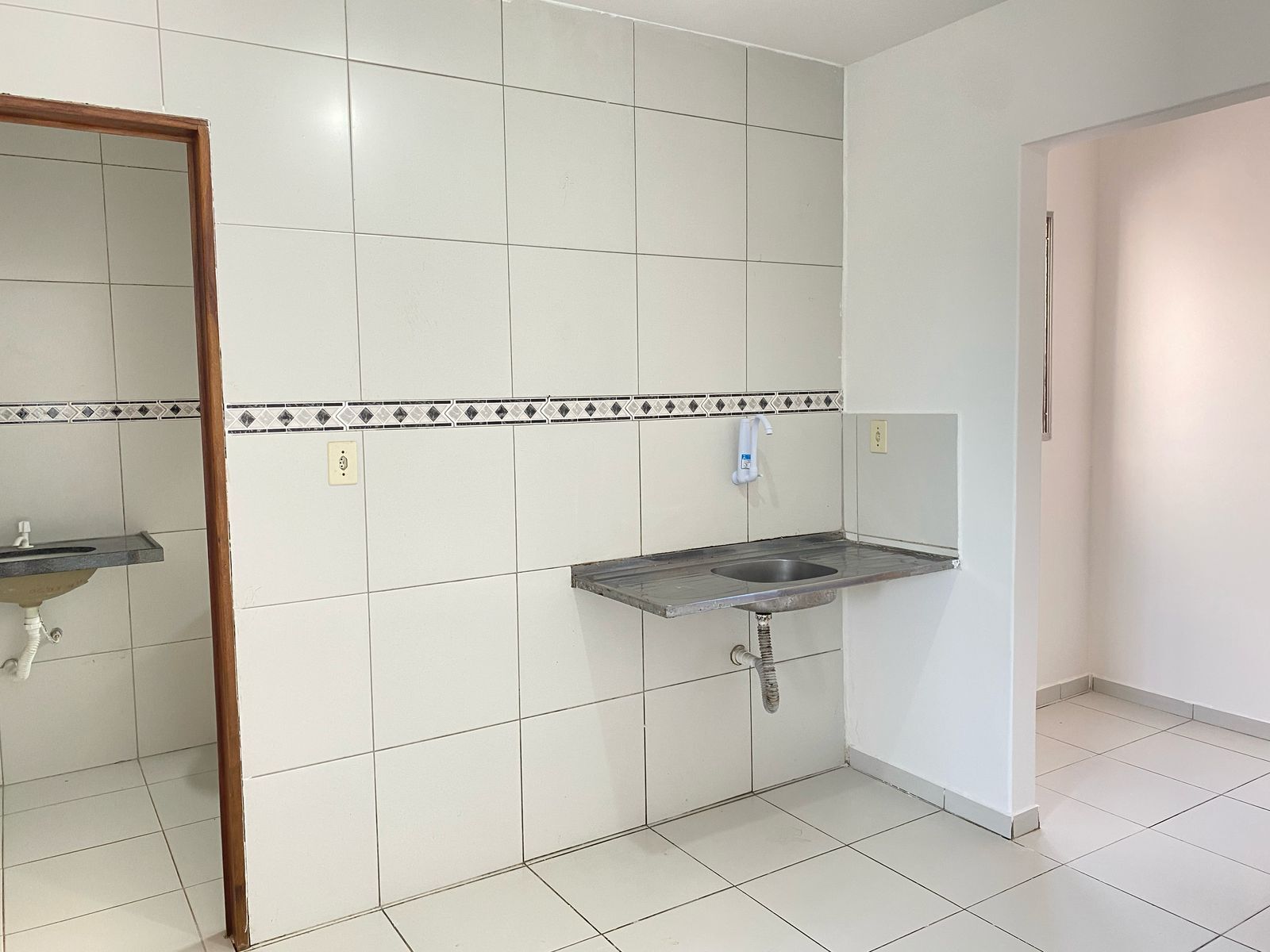 Apartamento padrão, aluguel por R$ 800,00 no bairro  Francisco Simão dos Santos Figueira