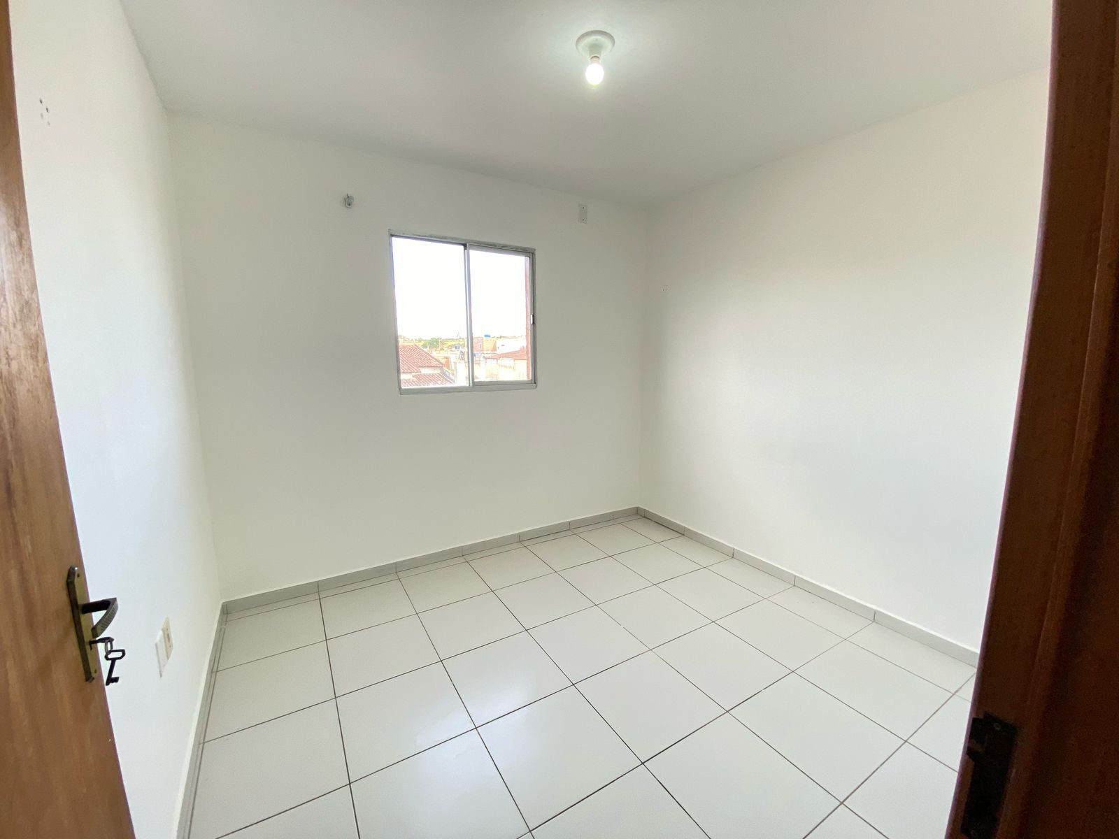 Apartamento padrão, aluguel por R$ 800,00 no bairro  Francisco Simão dos Santos Figueira