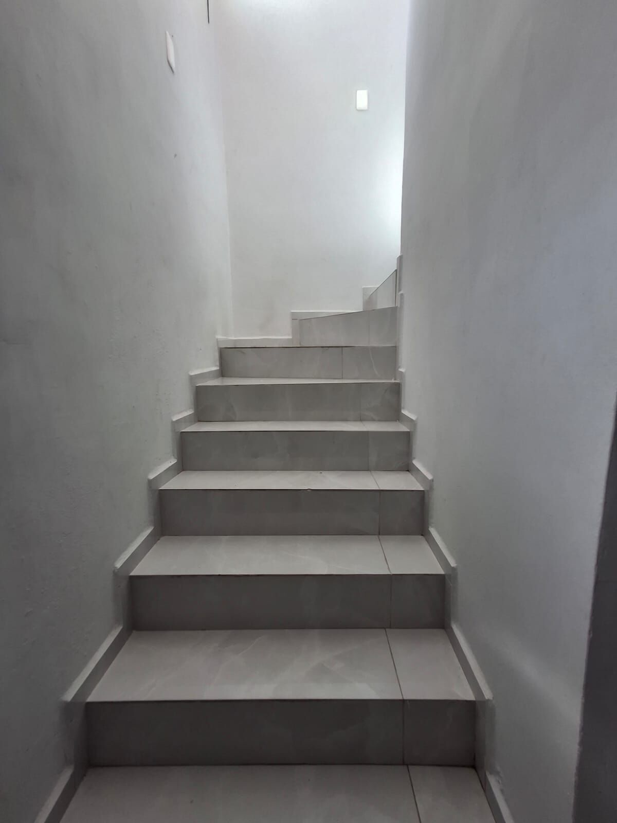 Prédio com dois apartamentos à venda térreo e primeiro andar cohab 1 por R$350.000.00 em Garanhuns-PE