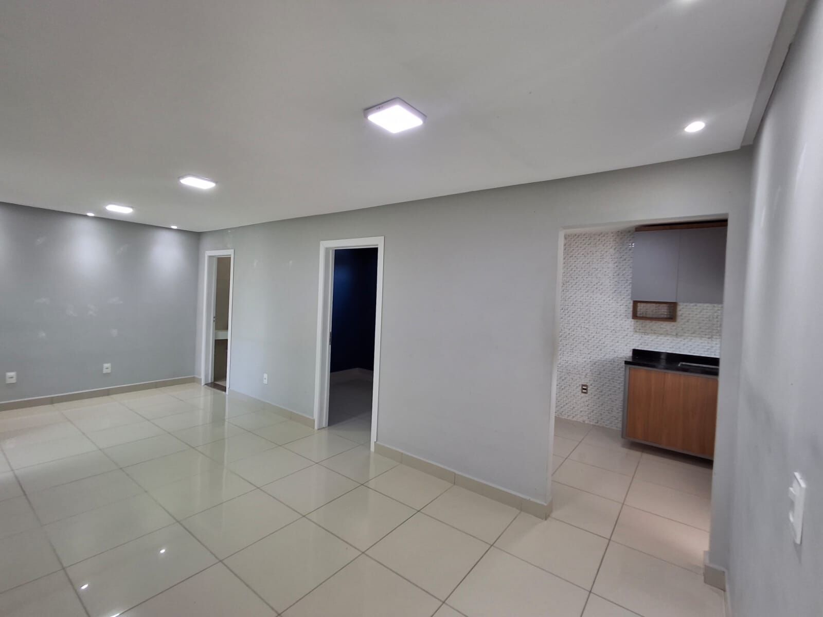 Prédio com dois apartamentos à venda térreo e primeiro andar cohab 1 por R$350.000.00 em Garanhuns-PE