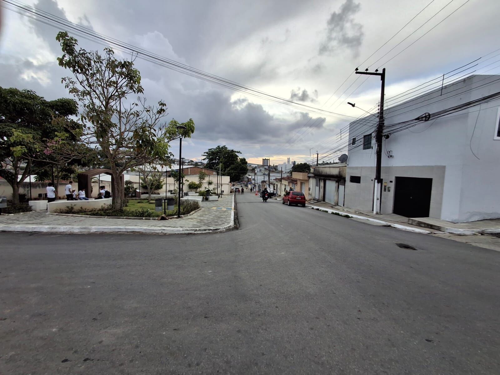 Prédio com dois apartamentos à venda térreo e primeiro andar cohab 1 por R$350.000.00 em Garanhuns-PE