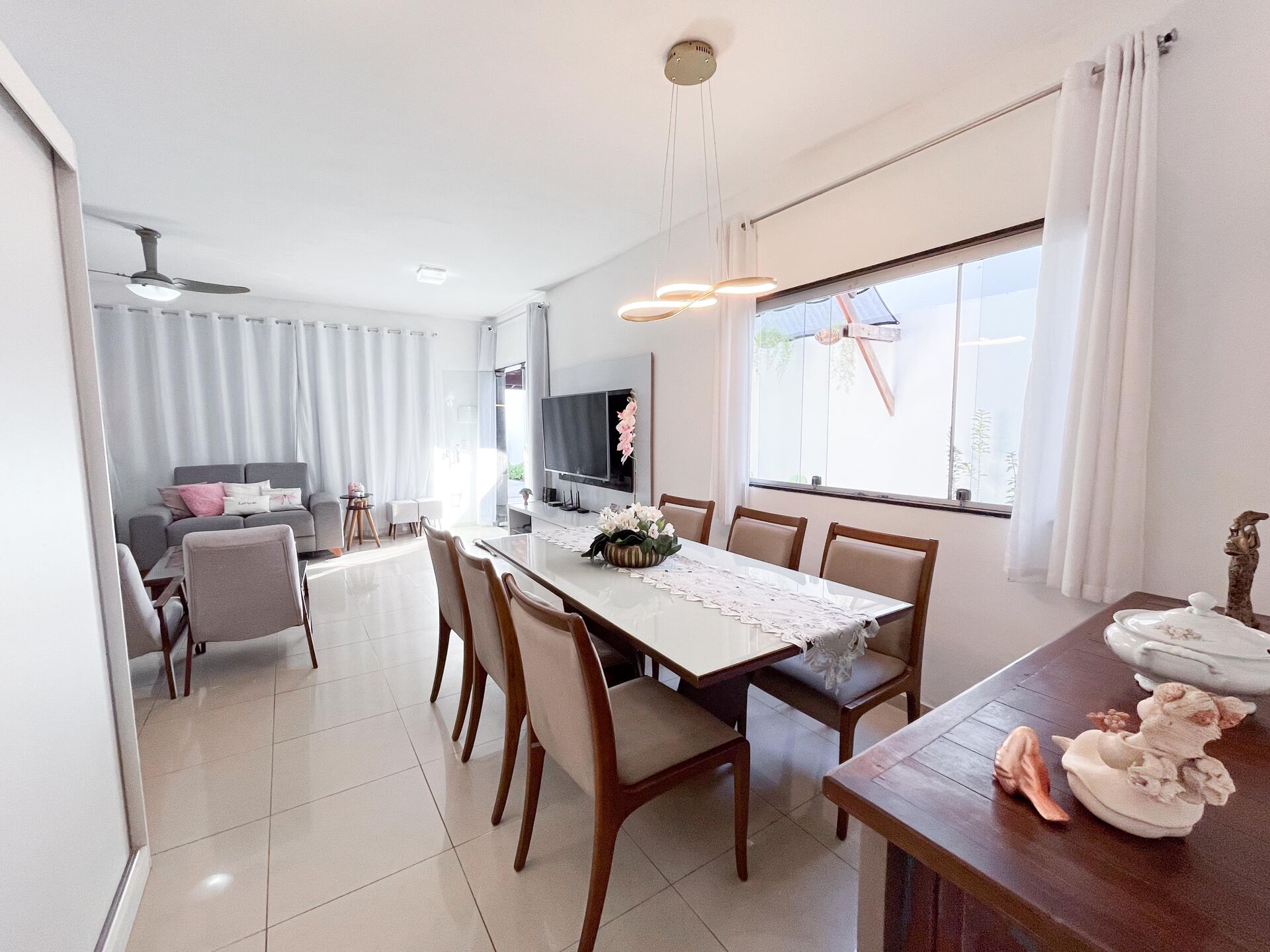 Imagens do imóveis Casa Alto Padrão Por R$ 735.000,00 No Condominio Mont Serrat