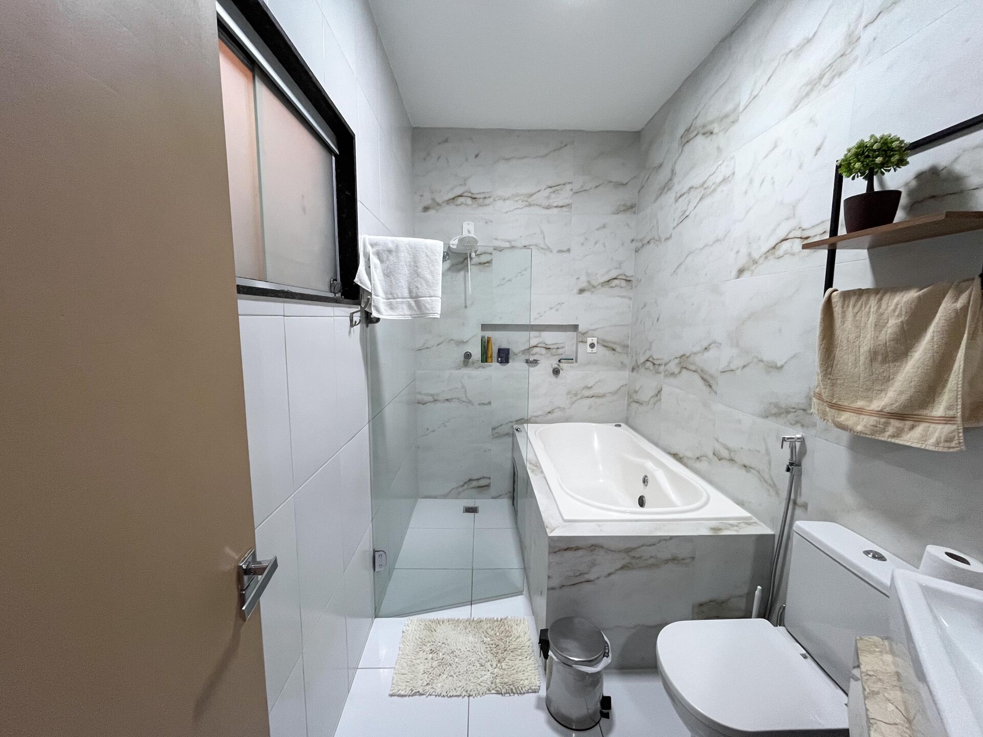 Imagens do imóveis Casa Alto Padrão Por R$ 735.000,00 No Condominio Mont Serrat