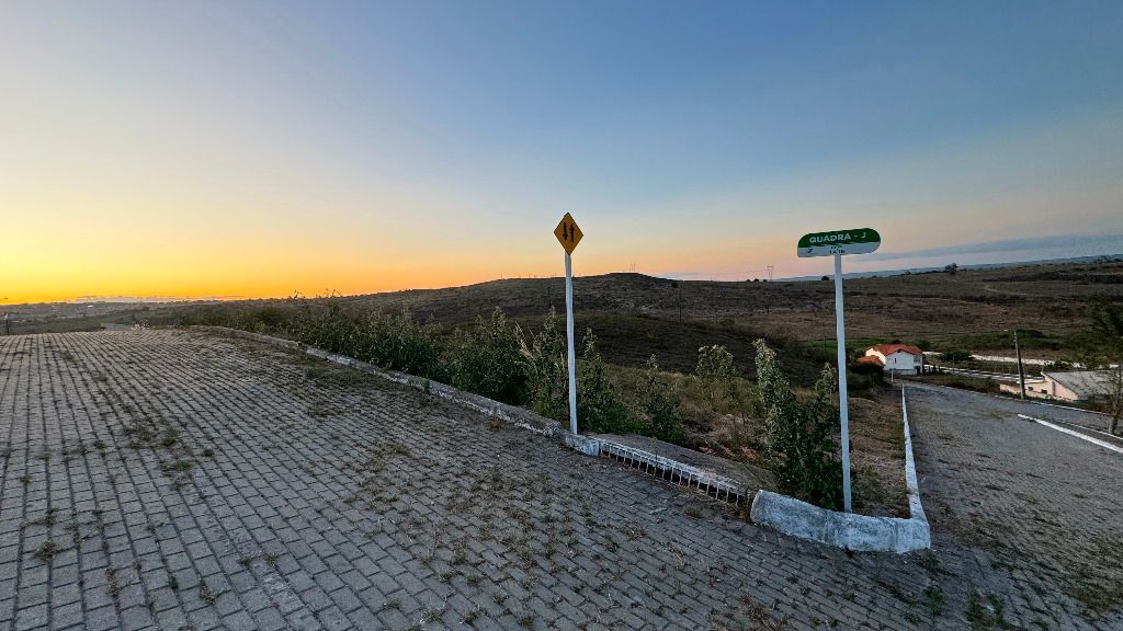 Imagens do imóveis Terreno à venda, 464 m² por R$ 120.000 - Condomínio Ville des Fluers - Garanhuns/PE