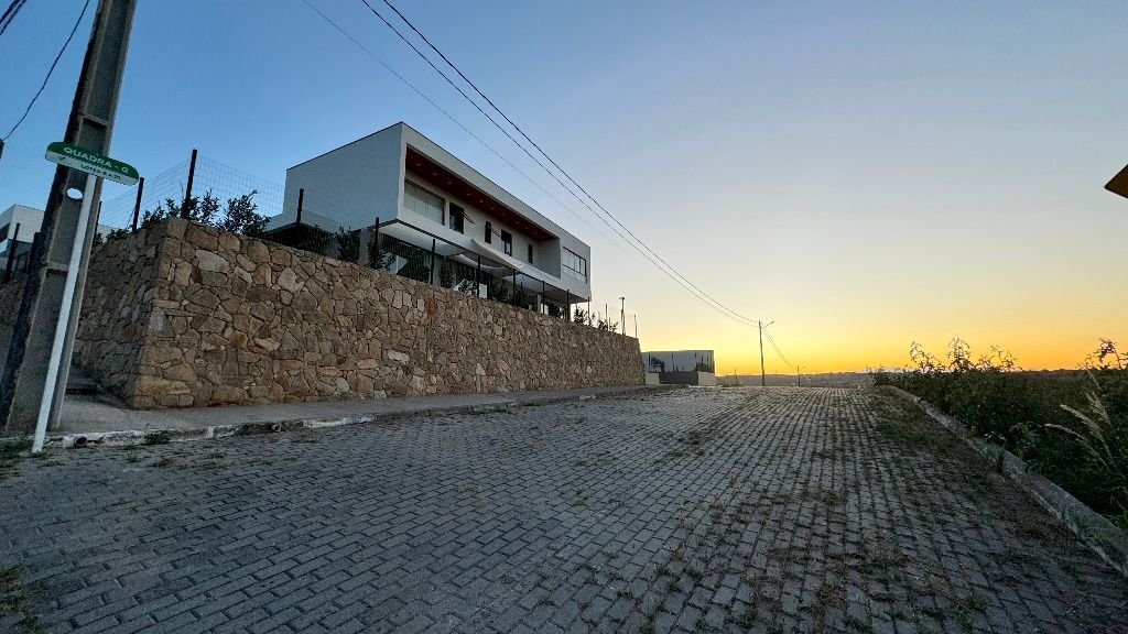 Imagens do imóveis Terreno à venda, 464 m² por R$ 120.000 - Condomínio Ville des Fluers - Garanhuns/PE