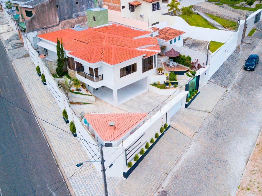 Imagens do imóveis Casa com 4 quartos à venda, 280 m² por R$ 1.500.000 - São José - Garanhuns/PE