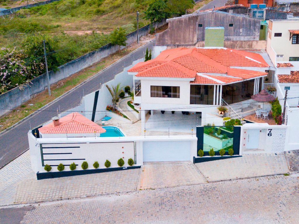 Imagens do imóveis Casa com 4 quartos à venda, 280 m² por R$ 1.500.000 - São José - Garanhuns/PE