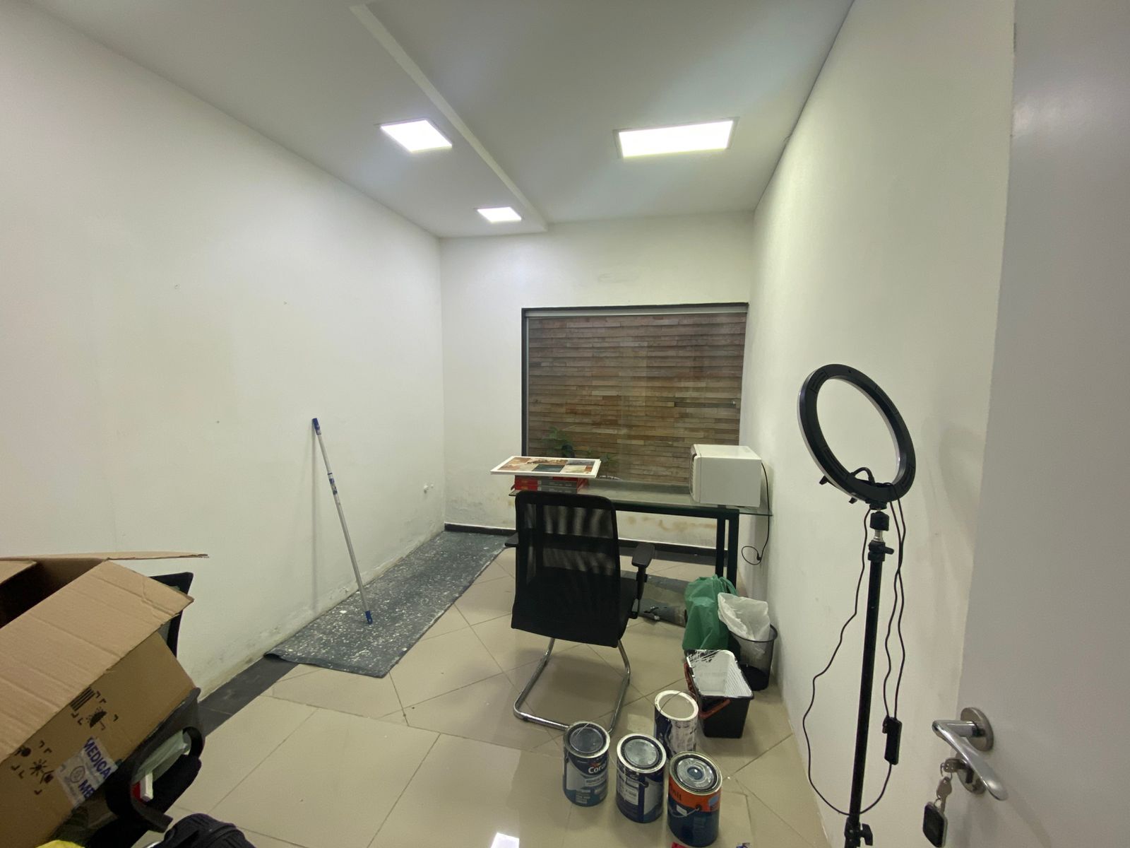 Sala Comercial aluguel por R$ 1.000,00 Lagam da Duque