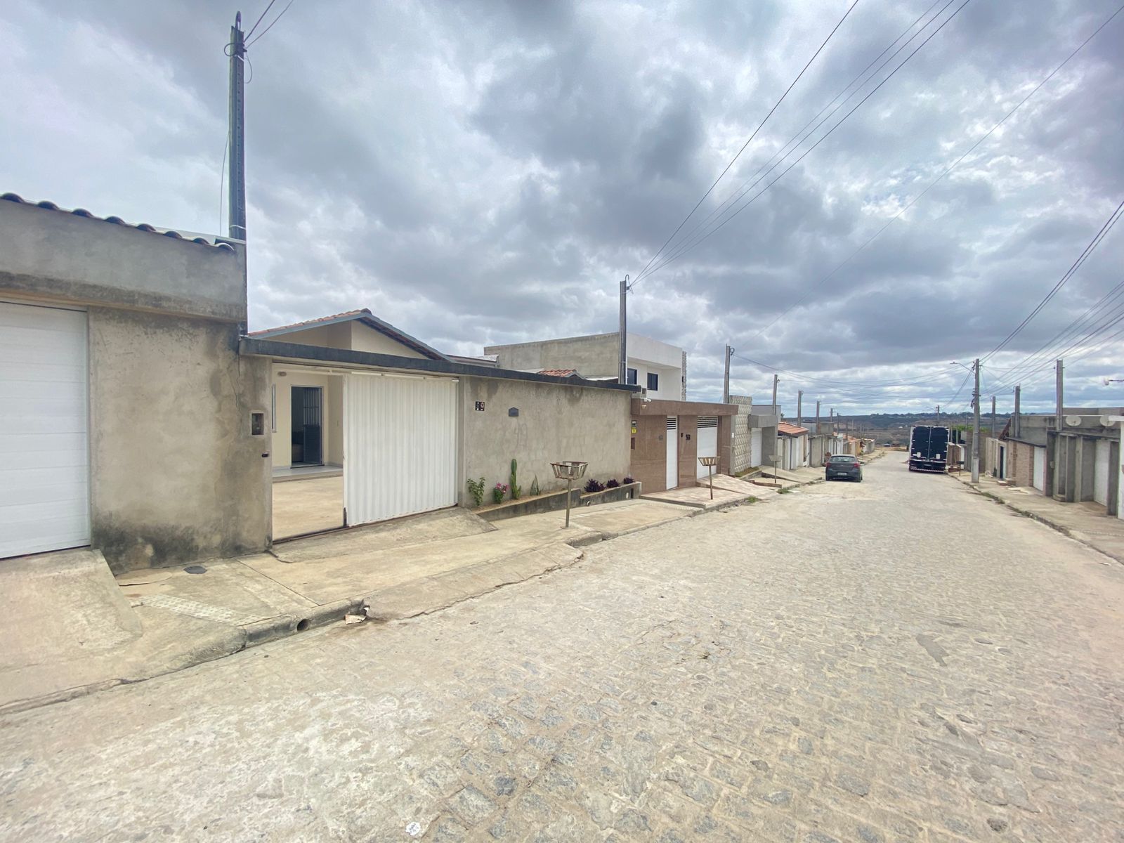 Casa Padrão mobiliada para aluguel no Viana e Moura/Dom Helder Câmara Garanhuns/PE R$1300,00