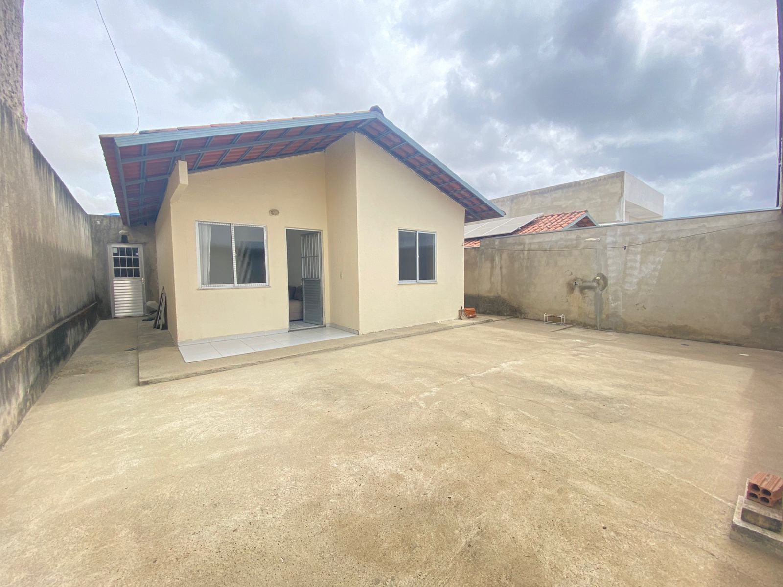 Casa Padrão mobiliada para aluguel no Viana e Moura/Dom Helder Câmara Garanhuns/PE R$1300,00