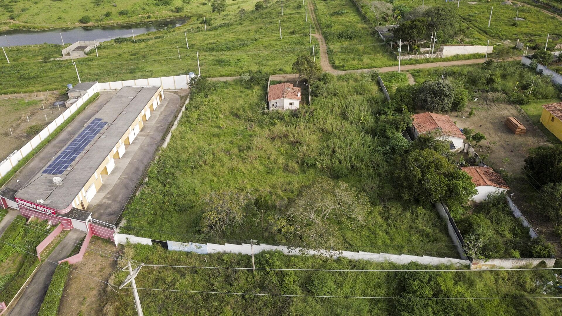 Imagens do imóveis Terreno a venda por  R$ 140.000,00 no bairro Severiano Moraes Filho