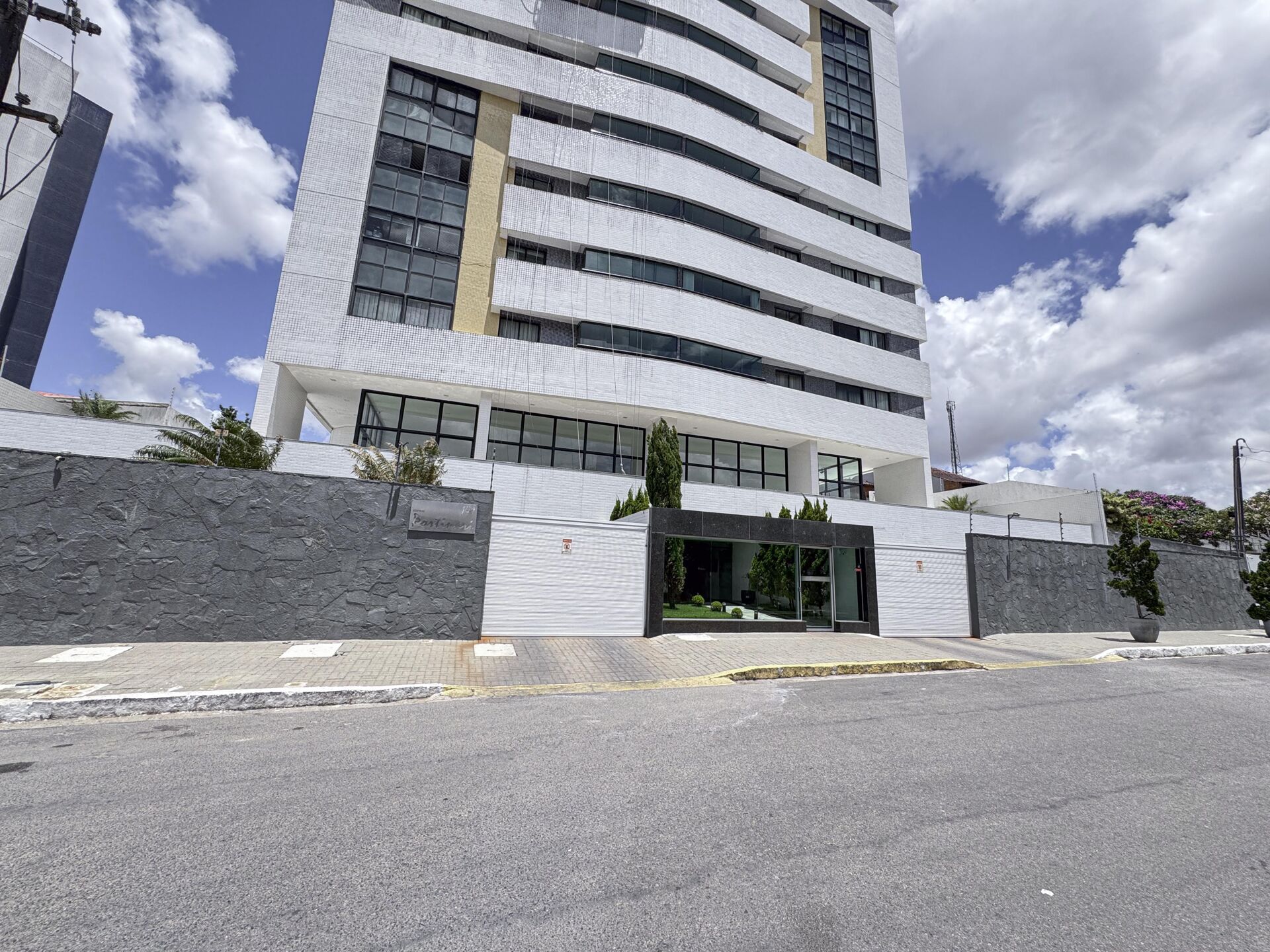 Imagens do imóveis Apartamento para Aluguel Alto Padrão Edifício Portinari por R$ 4.500,00 no bairro Heliópolis - Garanhuns/PE