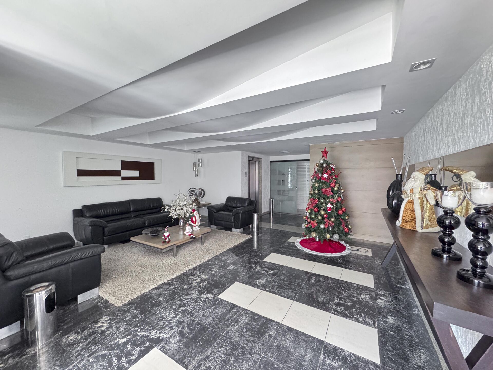 Imagens do imóveis Apartamento para Aluguel Alto Padrão Edifício Portinari por R$ 4.500,00 no bairro Heliópolis - Garanhuns/PE