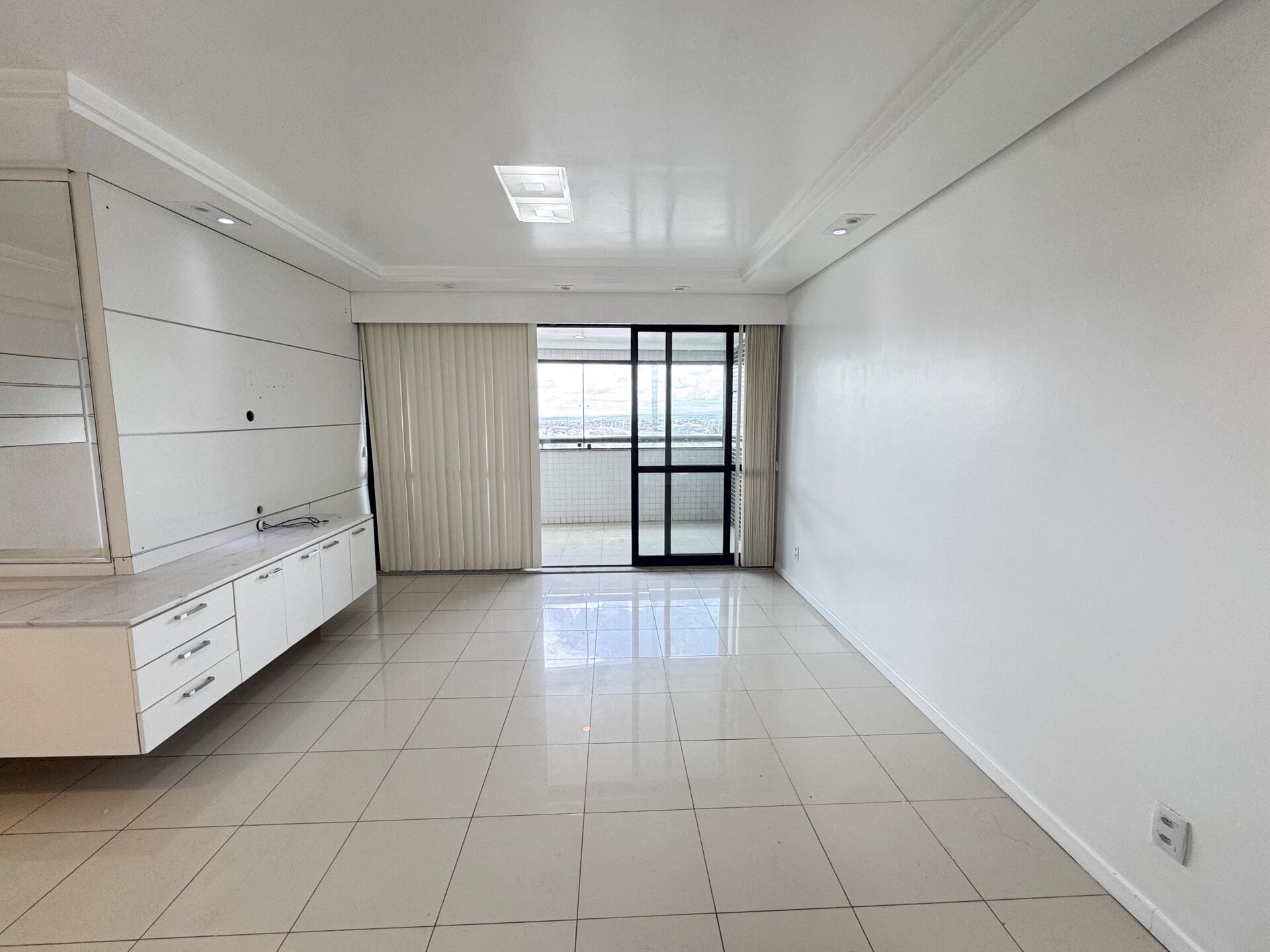 Imagens do imóveis Apartamento para Aluguel Alto Padrão Edifício Portinari por R$ 4.500,00 no bairro Heliópolis - Garanhuns/PE