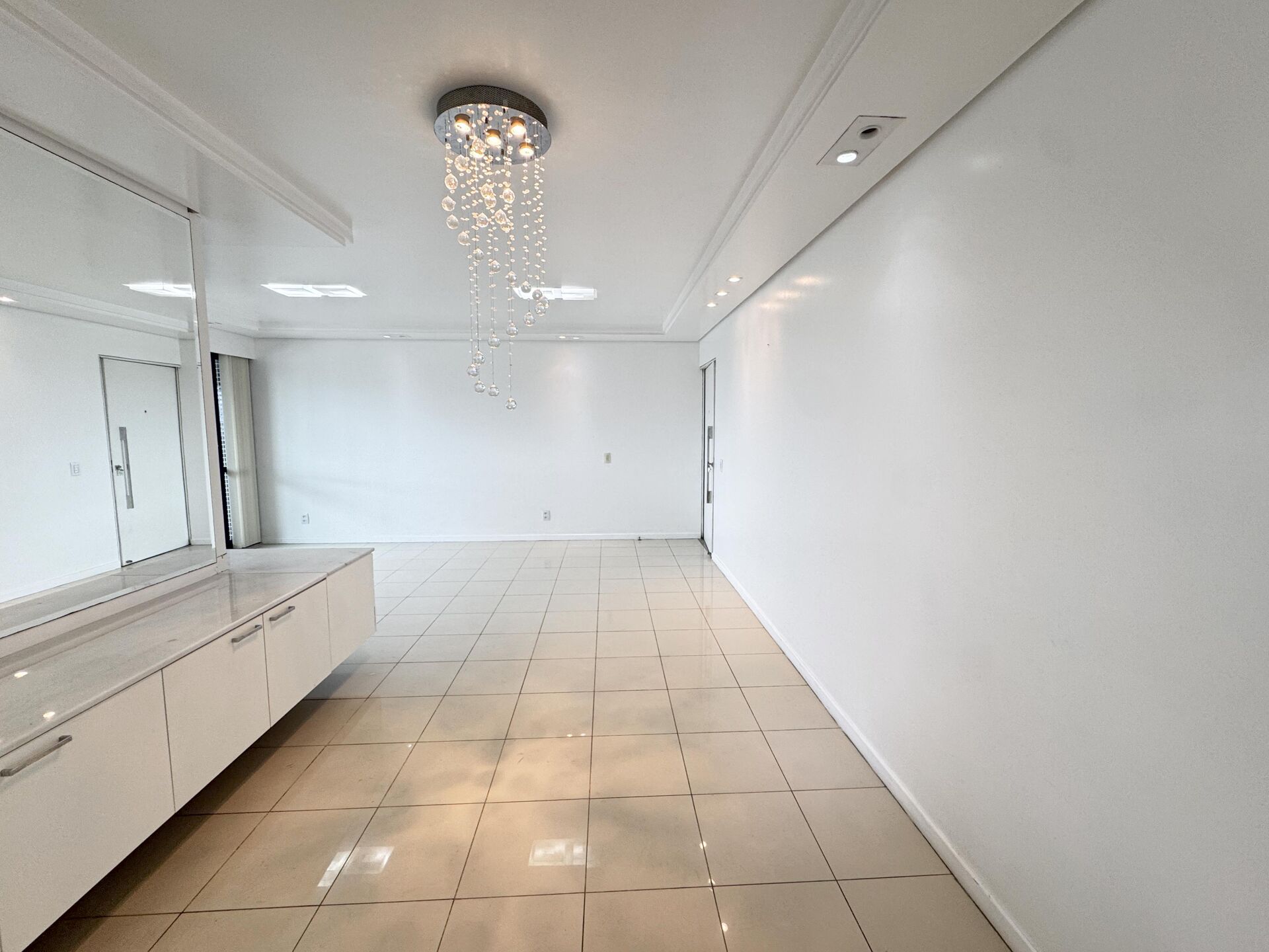 Apartamento para Aluguel Alto Padrão Edifício Portinari por R$ 4.500,00 no bairro Heliópolis - Garanhuns/PE