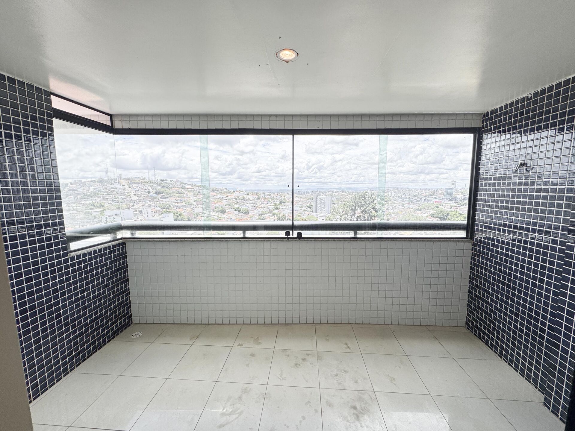 Apartamento para Aluguel Alto Padrão Edifício Portinari por R$ 4.500,00 no bairro Heliópolis - Garanhuns/PE