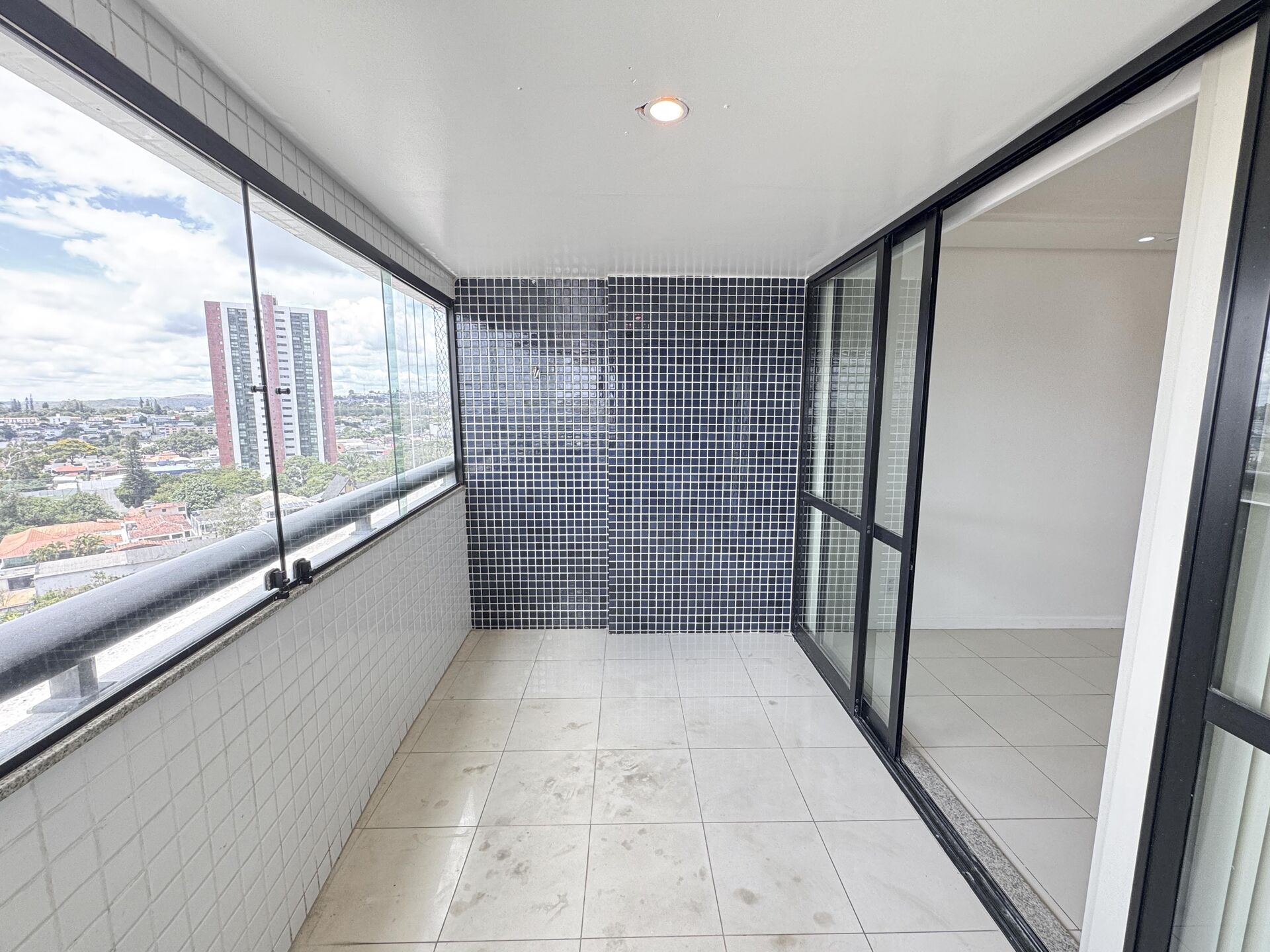 Apartamento para Aluguel Alto Padrão Edifício Portinari por R$ 4.500,00 no bairro Heliópolis - Garanhuns/PE