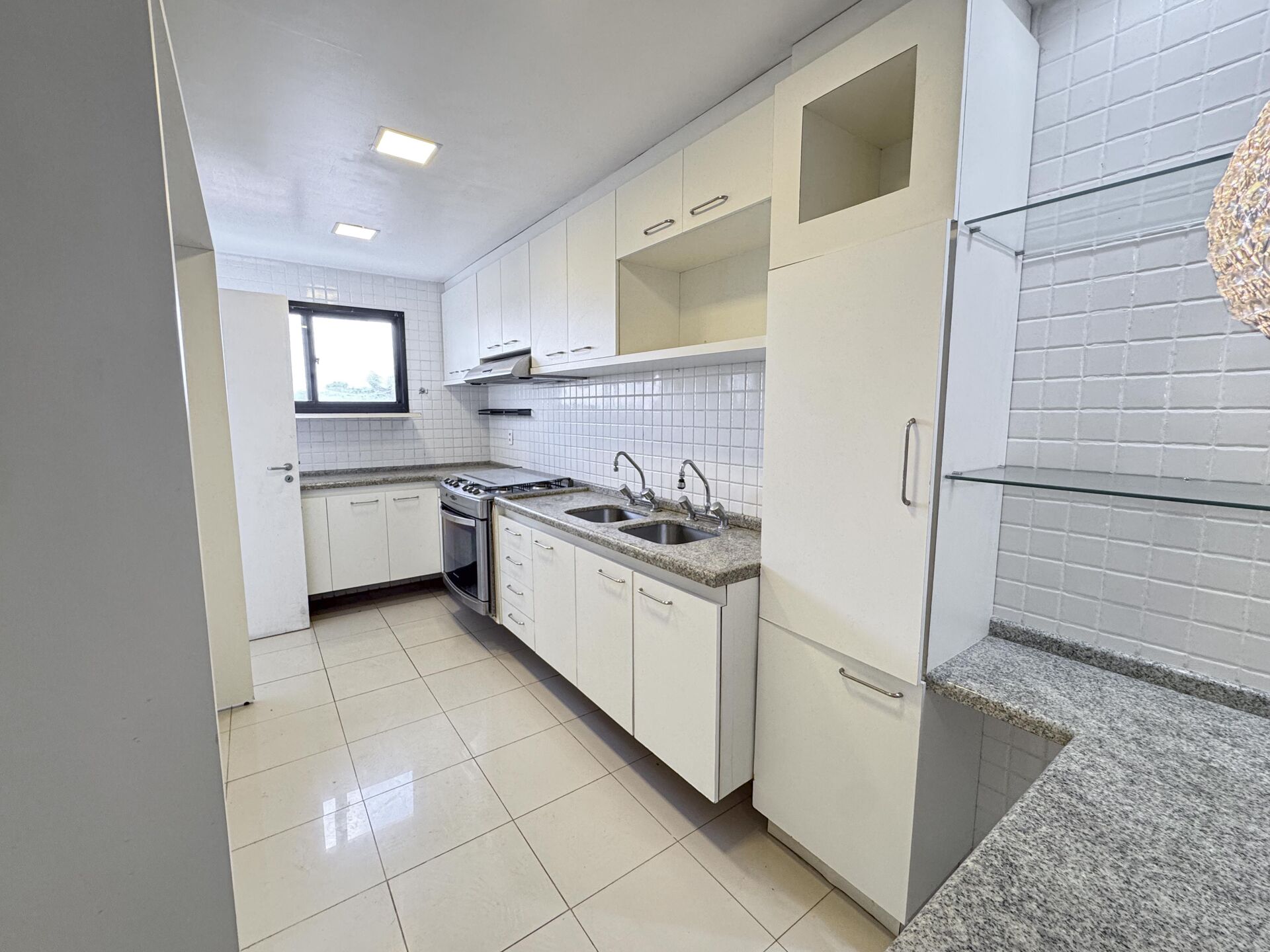 Apartamento para Aluguel Alto Padrão Edifício Portinari por R$ 4.500,00 no bairro Heliópolis - Garanhuns/PE