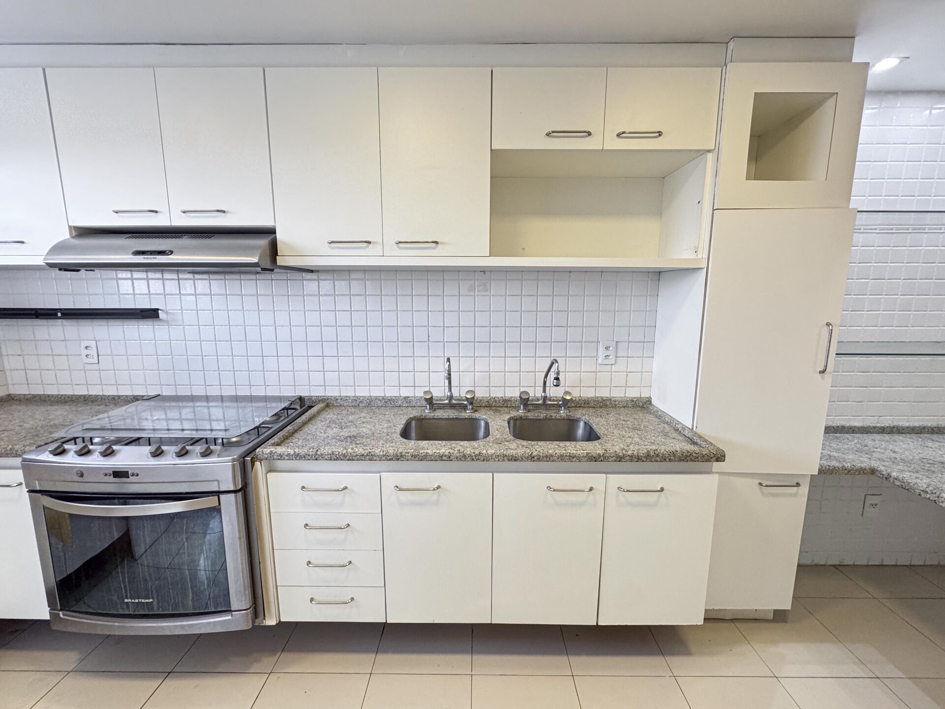 Apartamento para Aluguel Alto Padrão Edifício Portinari por R$ 4.500,00 no bairro Heliópolis - Garanhuns/PE