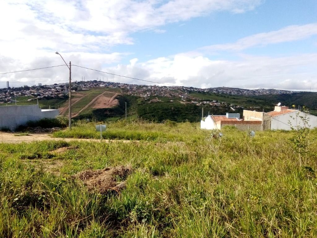 Imagens do imóveis Terreno à venda, 200 m² por R$ 55.000,00 - Francisco Simão dos Santos Figueira - Cohab 2 - Garanhuns/PE