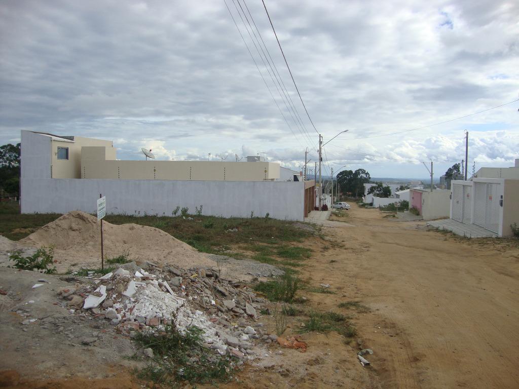 Imagens do imóveis Terreno à venda, 227 m² por R$ 55.000,00 - Severiano Moraes Filho - Garanhuns/PE