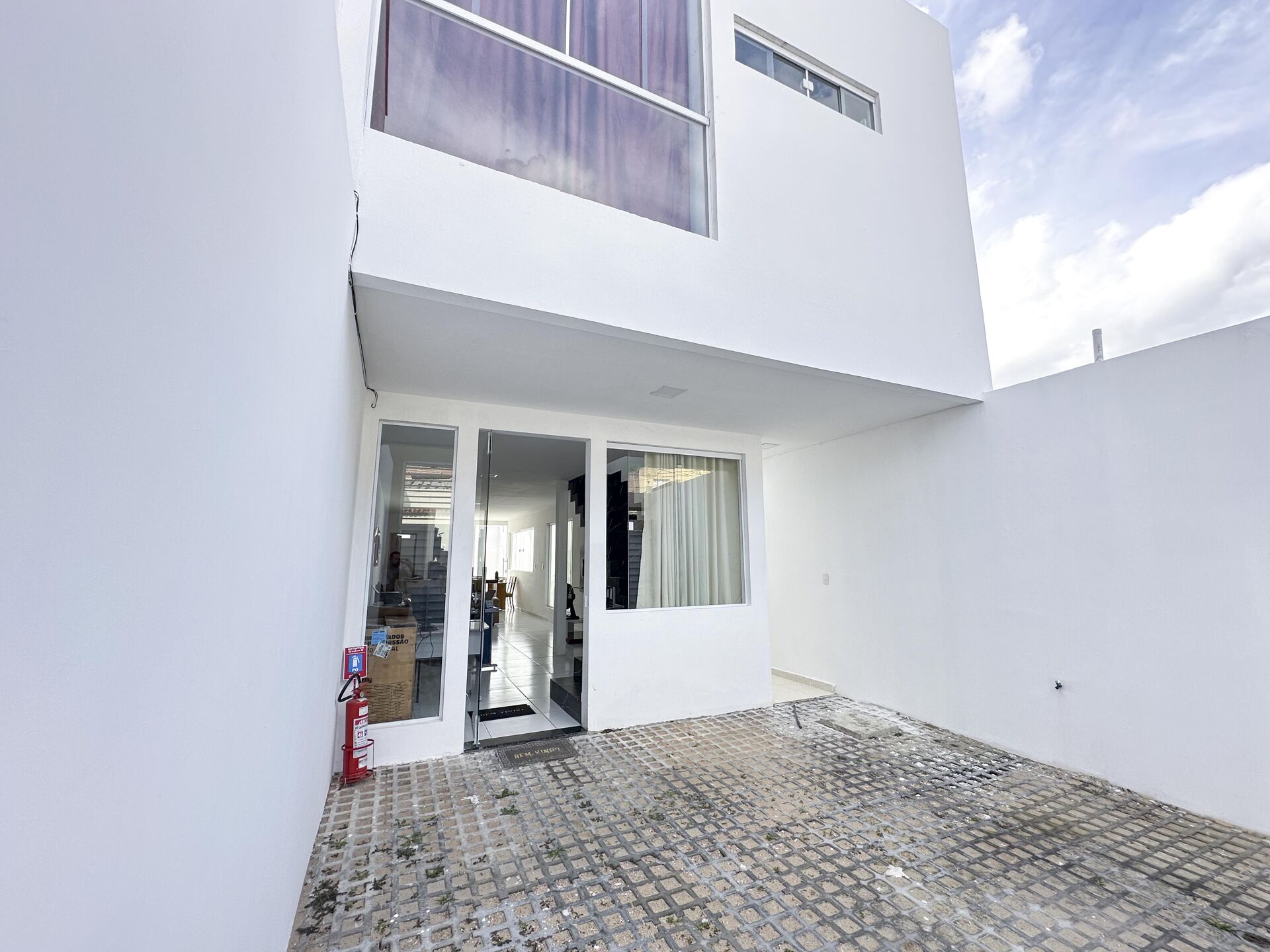 Imagens do imóveis Casa Duplex á venda por R$ 390.000,00 no bairro Aloisio Pinto