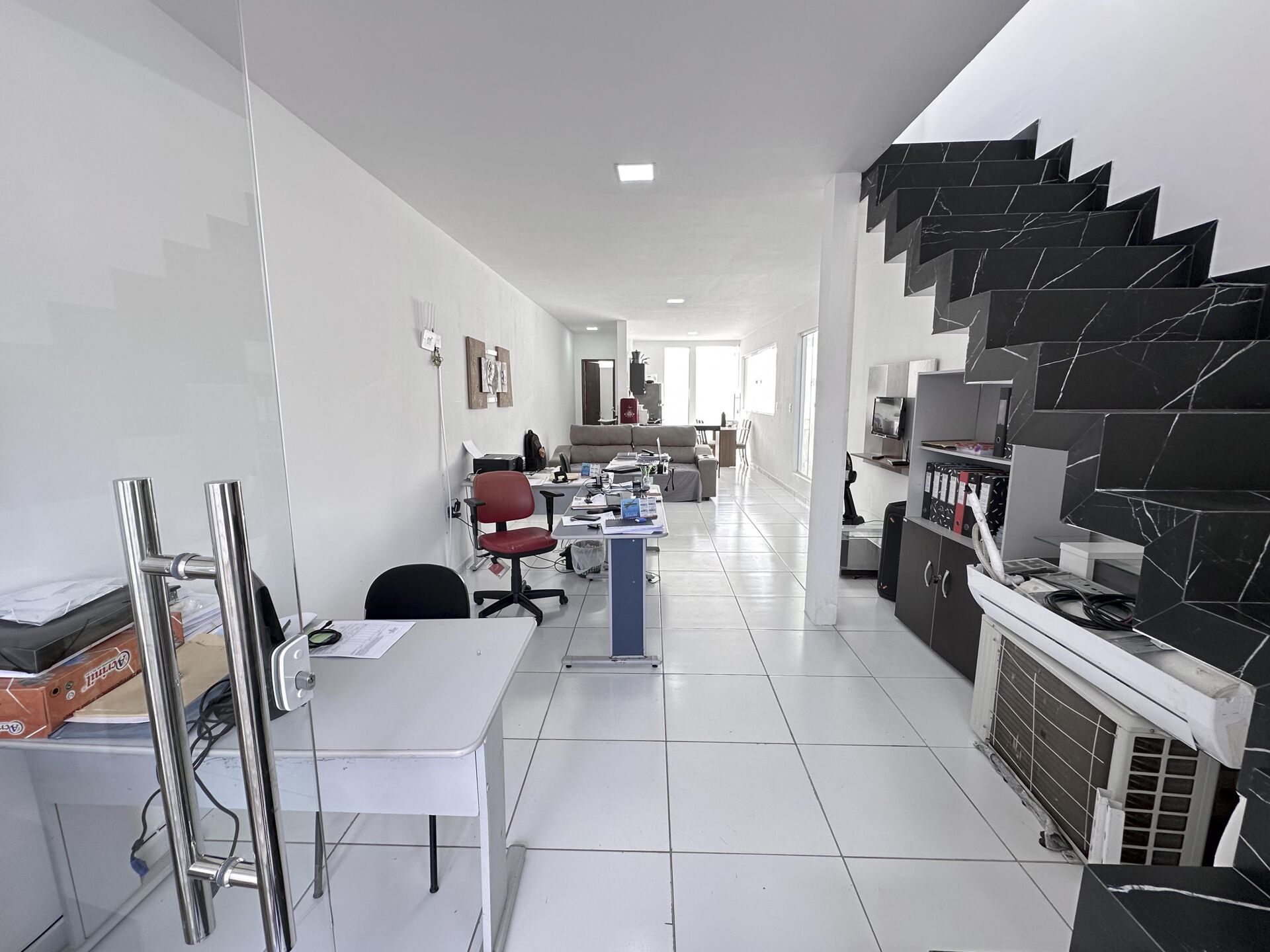 Imagens do imóveis Casa Duplex á venda por R$ 390.000,00 no bairro Aloisio Pinto