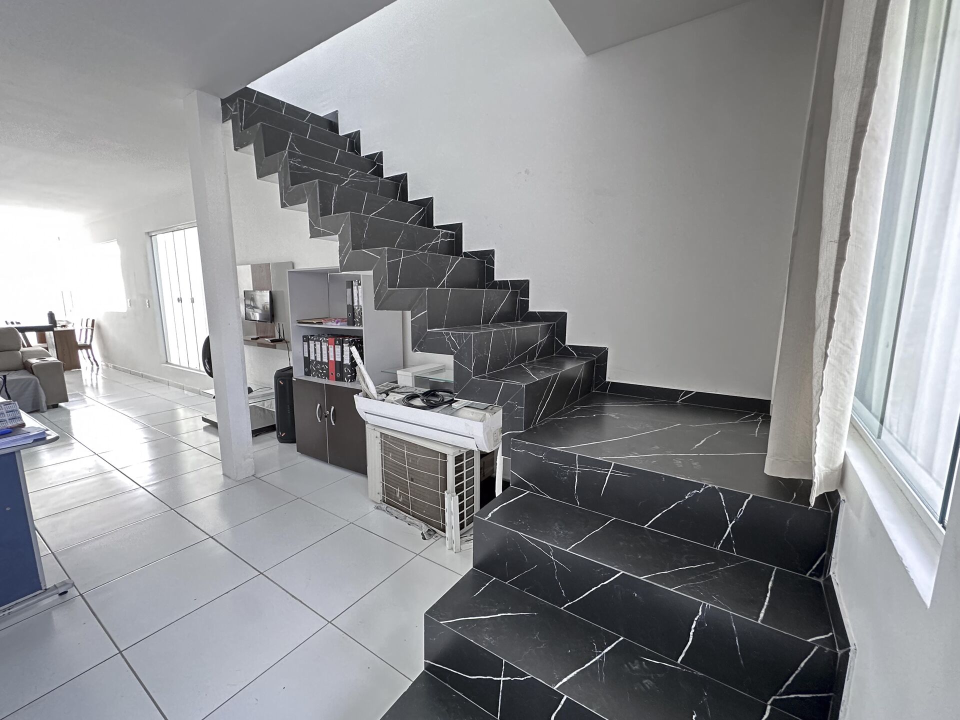 Imagens do imóveis Casa Duplex á venda por R$ 390.000,00 no bairro Aloisio Pinto