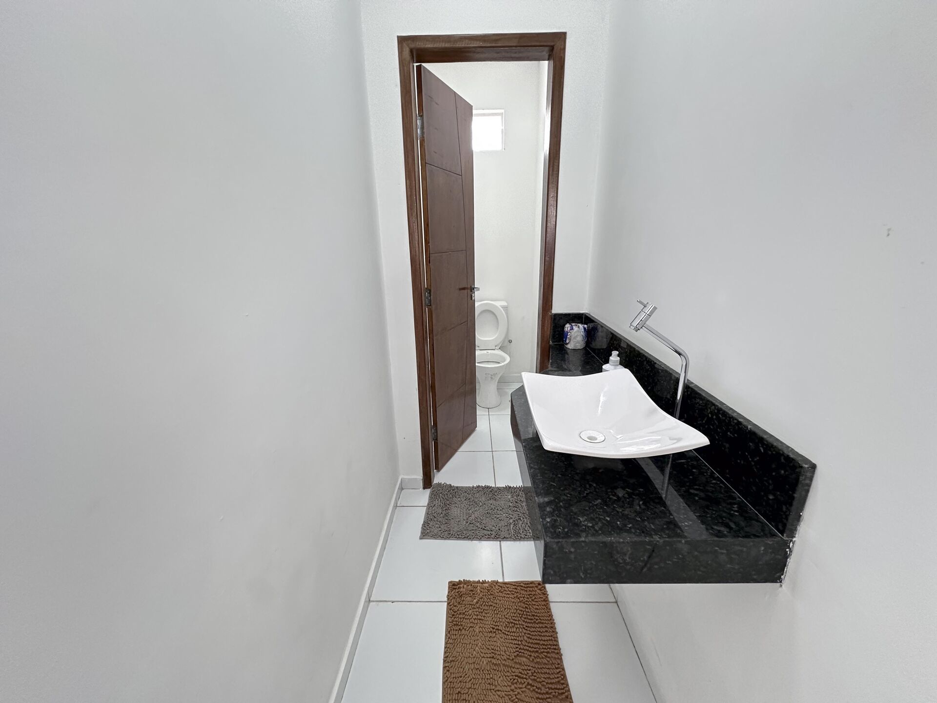 Imagens do imóveis Casa Duplex á venda por R$ 390.000,00 no bairro Aloisio Pinto